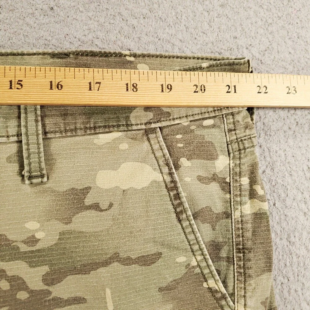 Levis Camo Cargo Shorts Mens 42 Fade 42x10 Stretch Flex Comfort - Picture 2 of 8